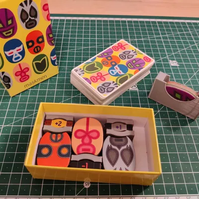 Tổ chức lót cho trò chơi Maskmen của Oink Games