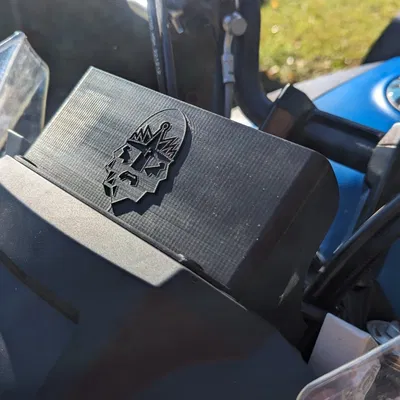 Tấm che nắng cho CFmoto 650MT với logo Hockey Kladno