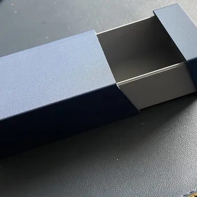 Hộp trung bình in 3D với từ tính giữ cố định