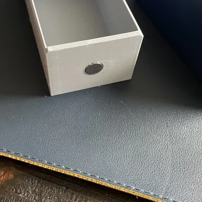 Hộp trung bình in 3D với từ tính giữ cố định