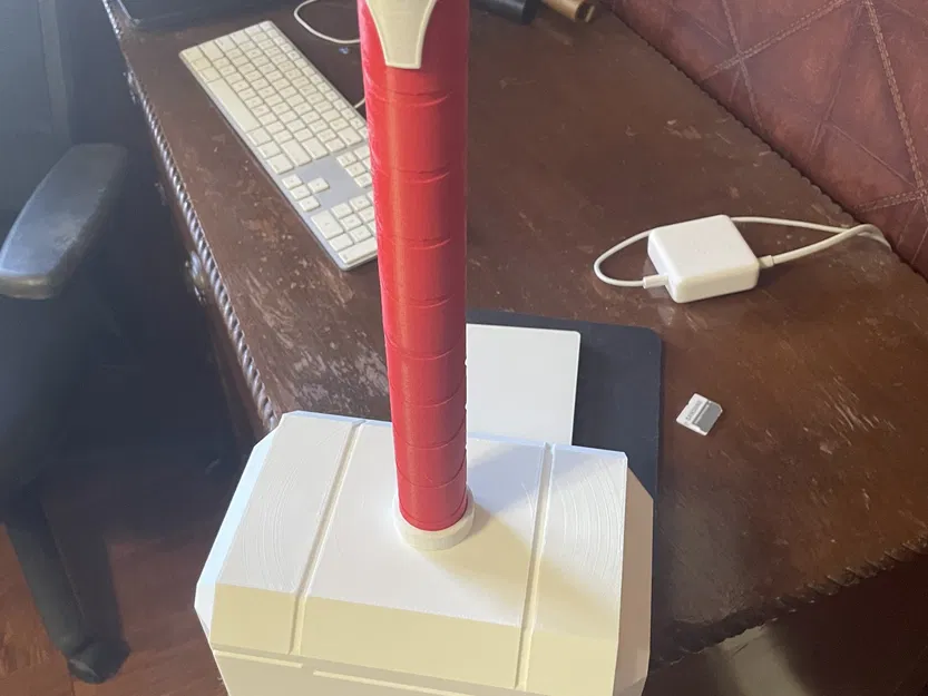 Búa thần Thor Mjolnir với thiết kế chi tiết - Image 1