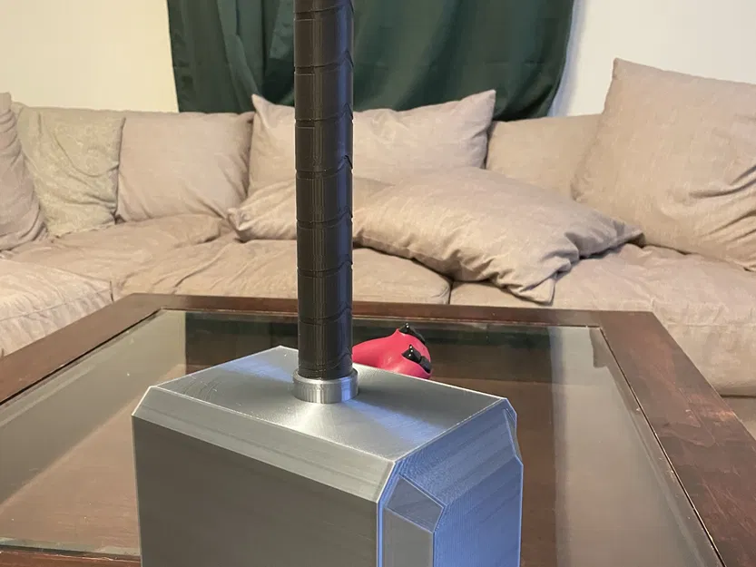 Búa thần Thor Mjolnir với thiết kế chi tiết - Image 3