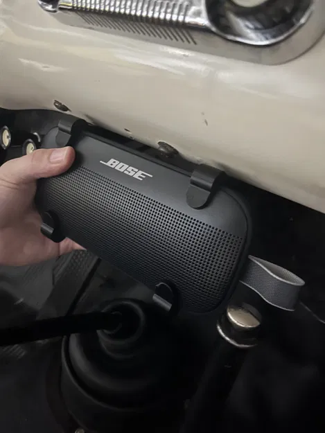 Giá đỡ loa Bose SoundLink Flex cho xe tải - Image 3
