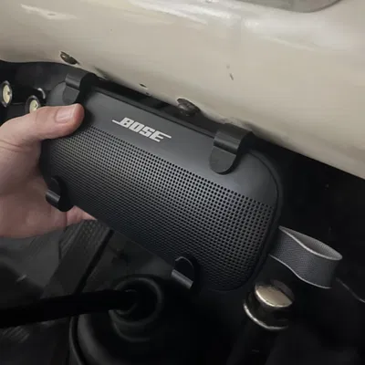 Giá đỡ loa Bose SoundLink Flex cho xe tải