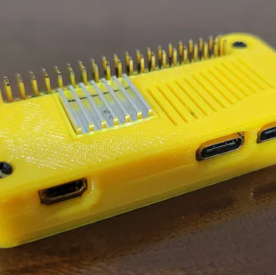 Vỏ Radxa Zero có tản nhiệt và khe GPIO