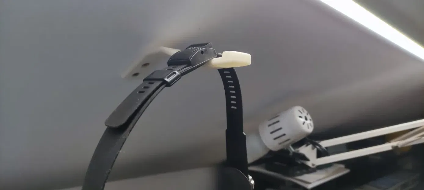 Giá đỡ tai nghe lắp trên tường nghiêng - Image 1