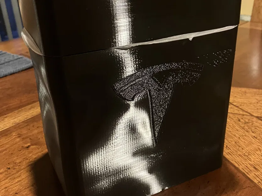 Thùng rác hình logo Tesla cho Model 3/Y - Image 1