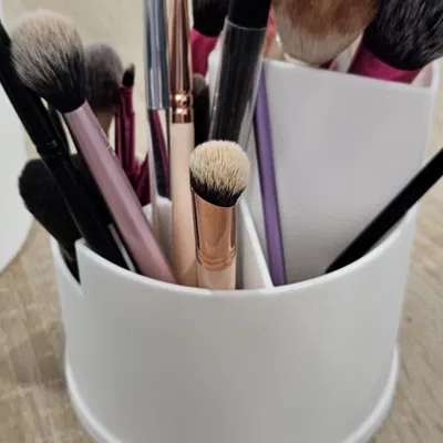 Giá đỡ cọ trang điểm có nắp và đế xoay