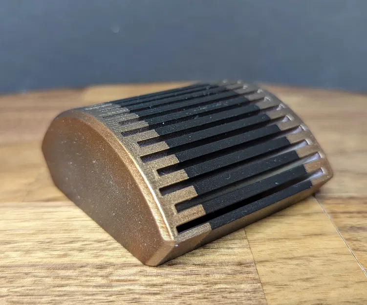 Giá đỡ thẻ card với thiết kế nghiêng tiện lợi - Image 2