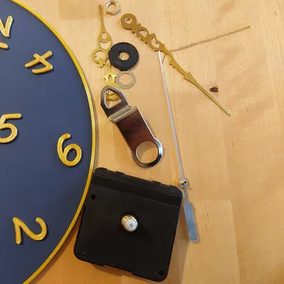 Đồng hồ treo tường hưu trí phong cách Cologne