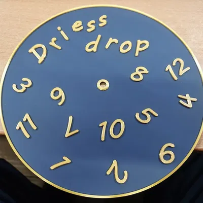 Đồng hồ treo tường hưu trí phong cách Cologne