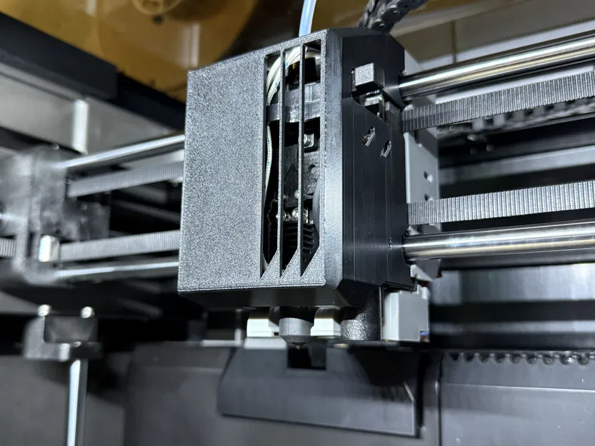 Cổng thoát khí trước cho đầu in Qidi Plus 4 - Image 2