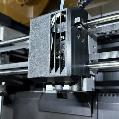 Cổng thoát khí trước cho đầu in Qidi Plus 4