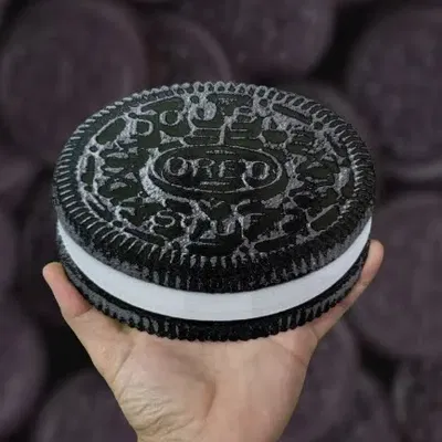 Bánh Oreo khổng lồ HueForge độc đáo