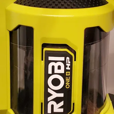 Giá đỡ tường chắc chắn cho máy hút bụi Ryobi Jobsite