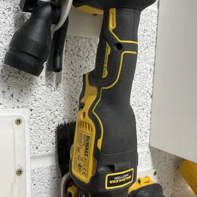 Giá treo công cụ DeWalt cho máy đa năng và máy mài