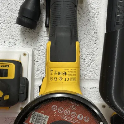 Giá treo công cụ DeWalt cho máy đa năng và máy mài