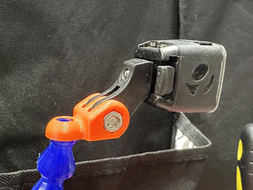 Giá đỡ GoPro cho ống làm mát Loc-Line ¼ - Image 1