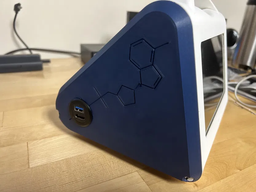 Mô hình bên trái của Project Ada với phần cắt ra - Image 1