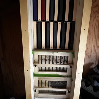 Khung AZ cho tổ ong AŽ lai sử dụng nền tảng Langstroth sâu chuẩn