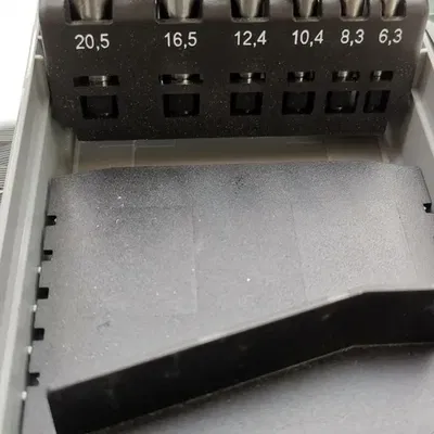 Giá đỡ mũi khoan với khoang cho mũi khoan countersink