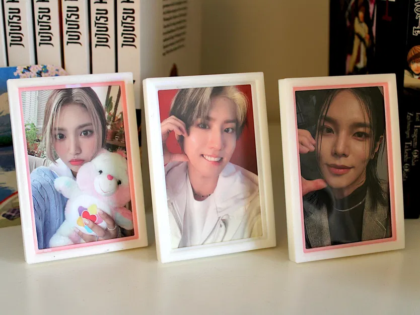 Giá đỡ thẻ ảnh Kpop & Pokemon với khung màu sắc - Image 1