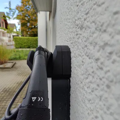 Giá đỡ cáp sạc gắn tường cho go-e Charger Gemini