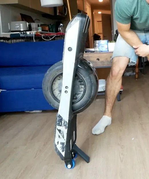 Giá đỡ bánh xe WheelStand cho Onewheel GT - Image 3