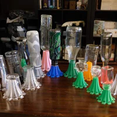 Giá đỡ khô chai, lọ, ly xếp chồng được in chế độ bình hoa