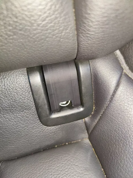 Nắp che điểm neo ghế trẻ em cho xe Audi - Image 2