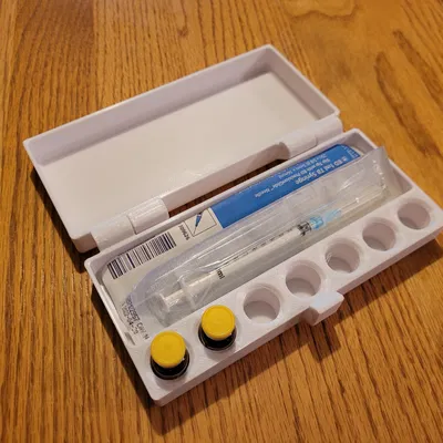 Hộp đựng ống tiêm và lọ dùng một lần