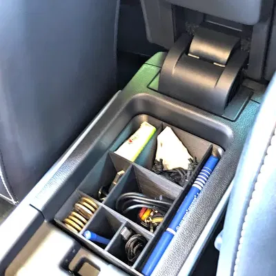 Tổ chức để tay cho Renault Megane 4 trong ô tô