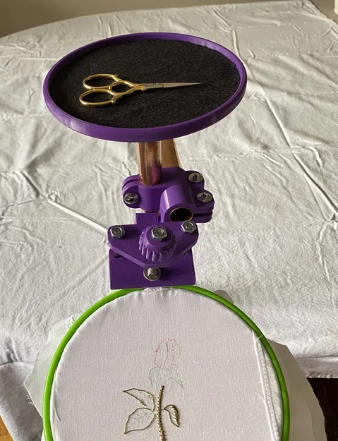 Giá đỡ thêu tay Clare: Ergonomic và dễ sử dụng - Image 8