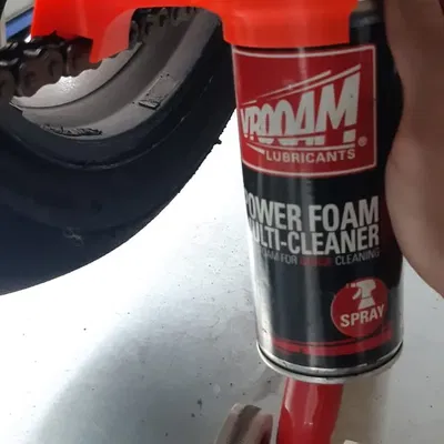 Bộ bôi dầu xích xe máy tiện lợi và sạch sẽ