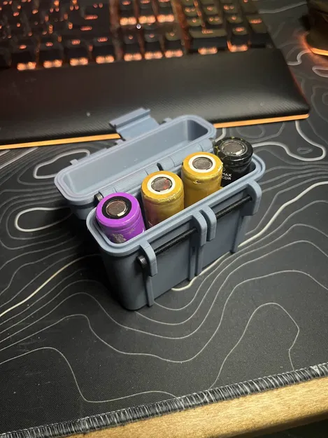 Vỏ pin 18650 chắc chắn cho 4 pin xếp hàng thẳng - Image 2