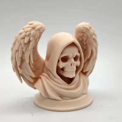 Bust đầu lâu của Thần Chết trong trang phục choàng