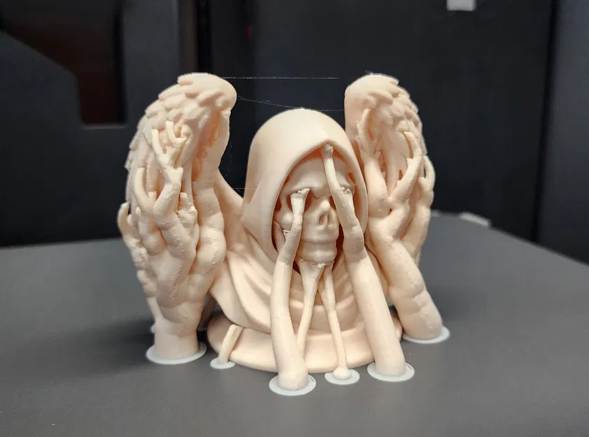 Bust đầu lâu của Thần Chết trong trang phục choàng - Image 6