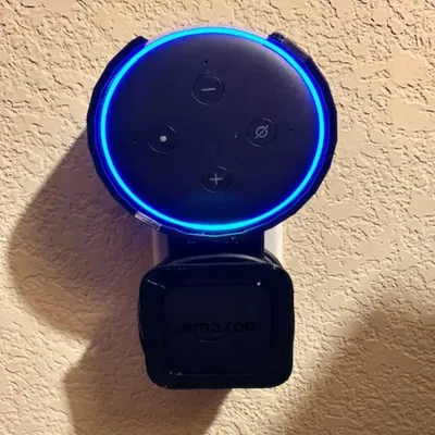 Giá đỡ ổ cắm Echo Dot gọn gàng
