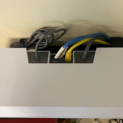 Giá đỡ router Starlink Gen 3 kèm nguồn điện treo tường