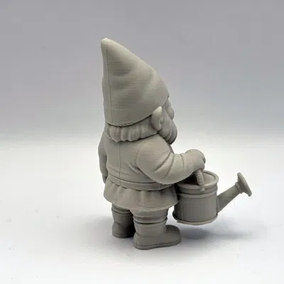 Tượng gnome tưới cây trang trí cho vườn