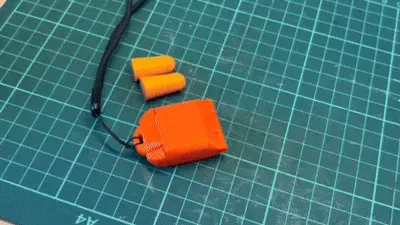 Hộp đựng tai nghe có nắp gập và nam châm cho xe máy - Image 1