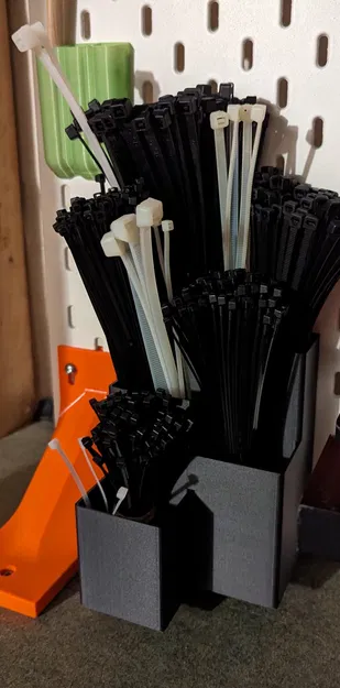 Giá đỡ dây buộc cho hộp dây buộc Skadis - Image 1