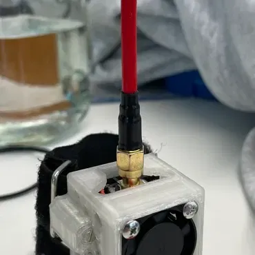 Giá đỡ camera FPV và bộ phát TX2500 cho balo