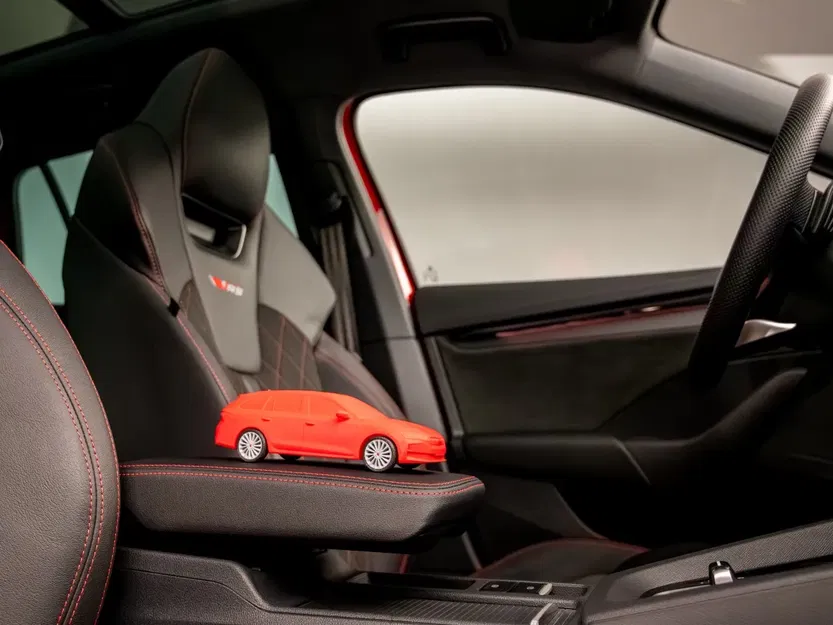 Mô hình ô tô Škoda Octavia Combi huyền thoại - Image 4