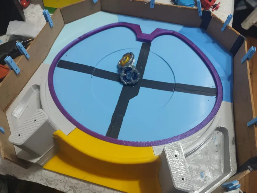 Sân đấu Beyblade X giống như sân Takara Tommy - Image 3