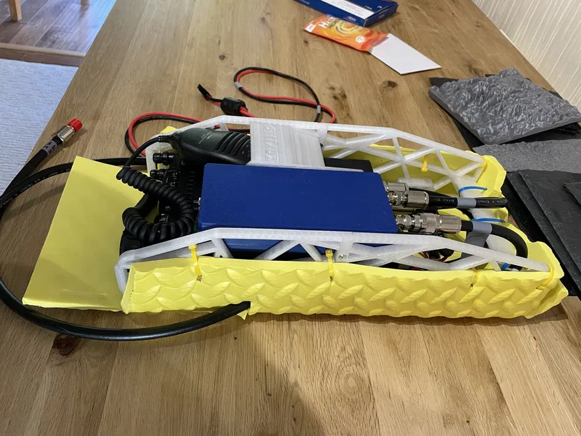 Khung di động cho máy phát Yaesu FT-857D - Image 8