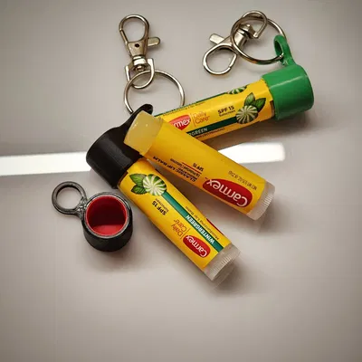 Móc khóa nắp son dưỡng môi tiện lợi