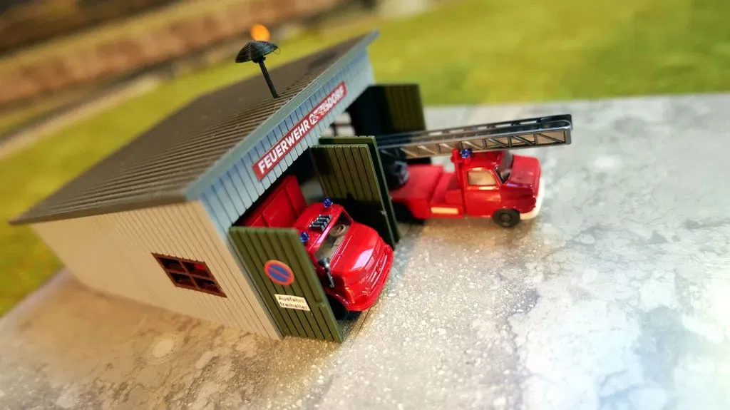 Garage cho xe cứu hỏa cỡ nhỏ đến vừa (H0) - Image 1