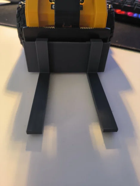 Càng nâng cho xe xúc mini Bruder Bobcat - Image 4