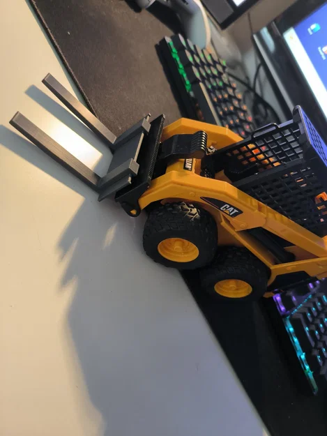 Càng nâng cho xe xúc mini Bruder Bobcat - Image 6
